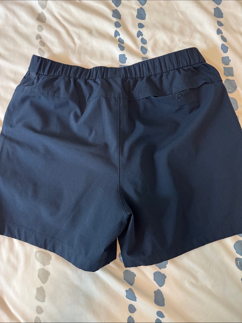 Men’s lululemon shorts - Picture 2 of 2